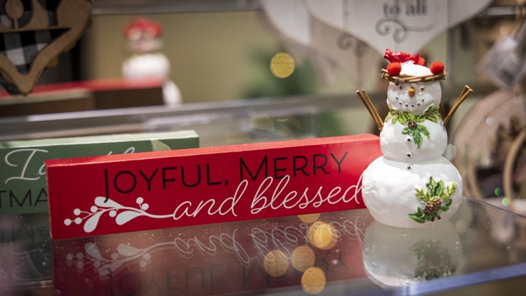 NIH Auxiliary Deck the Hall Sale